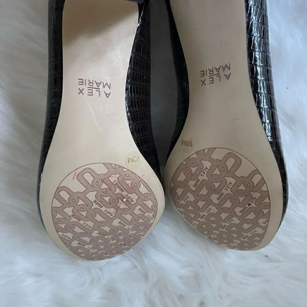 Alex Marie brown leather reptile prints 3”heels slip on with gold tone accent - Picture 9 of 10